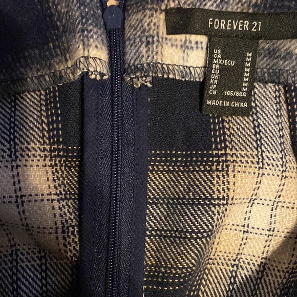 Warm Wool Plaid Mini Skirt with Side Button Detail. Size M - Picture 3 of 4